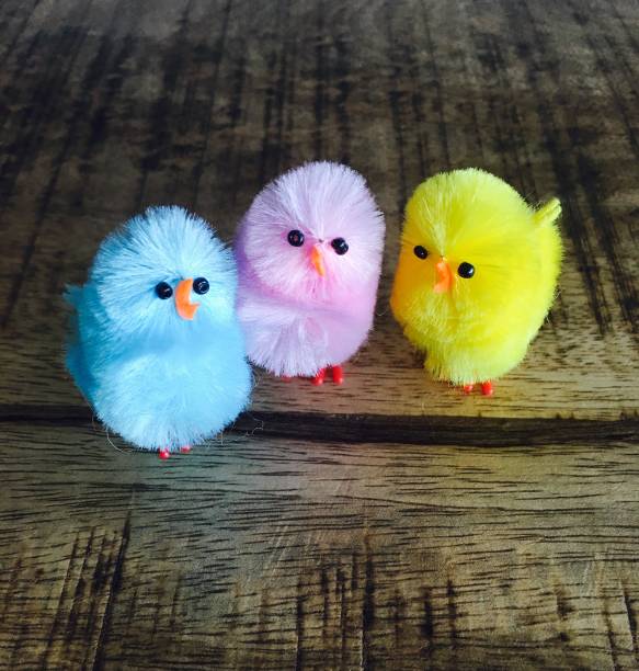 handmade fluffy chicks trio - 4739 imagens e fotografias de stock