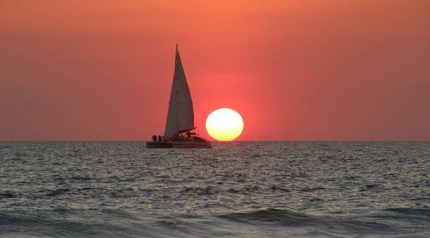 istock Sailing Into Sunset - Costa Rica 1137956827