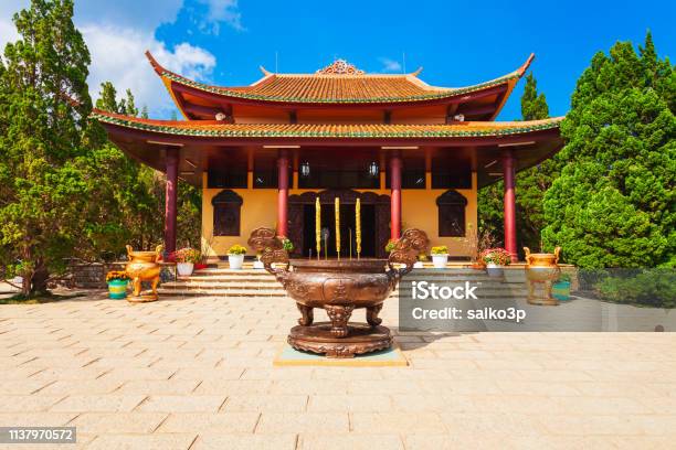 Truc Lam Tempel In Dalat Stockfoto und mehr Bilder von Alt - Alt, Architektur, Asien