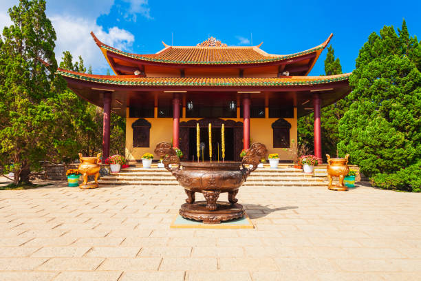 Truc Lam Temple in Dalat Truc Lam Temple is a Zen Buddhist temple and monastery in Dalat city in Vietnam dalat photos stock pictures, royalty-free photos & images