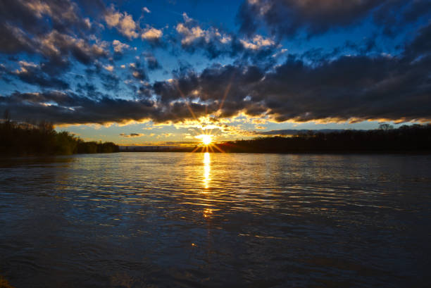 istock Sunset at the Rhine in Mannheim 1137971374