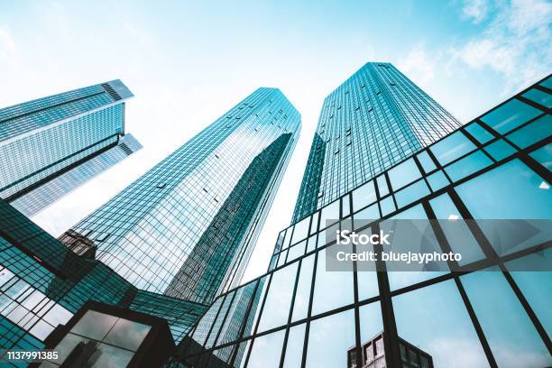 Moderne Wolkenkratzer Im Geschäftsviertel Stockfoto und mehr Bilder von Außenaufnahme von Gebäuden - Außenaufnahme von Gebäuden, Baugewerbe, Geschäftsleben