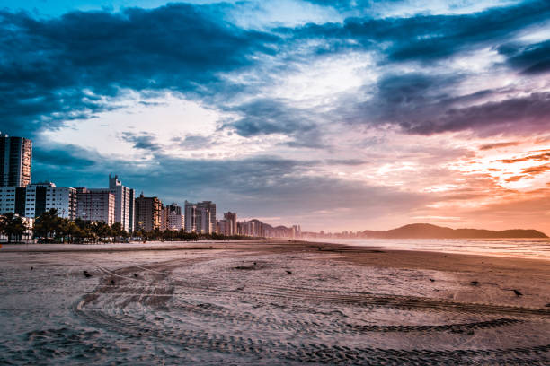 istock Dawn, Sunrise-Praia Grande, SP-Brazil. 1138006099