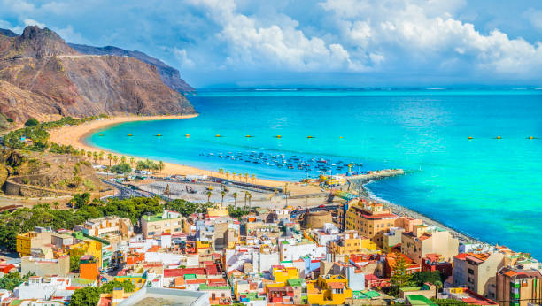 san andres dorp en las teresitas beach - tenerife stockfoto's en -beelden