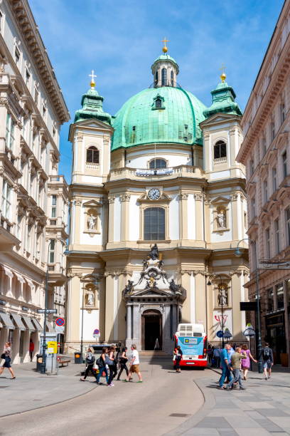 igreja do st. peter em viena, áustria - st peters basilica - fotografias e filmes do acervo