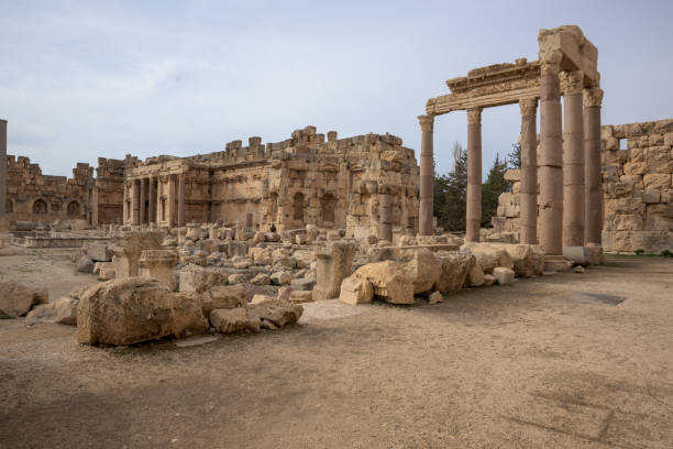 baalbek heritage site, lebanon - baalbek imagens e fotografias de stock