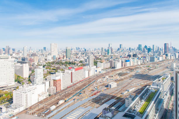 fotografía aérea, paisaje urbano con vistas a tokio, japón - distrito de shinagawa fotografías e imágenes de stock