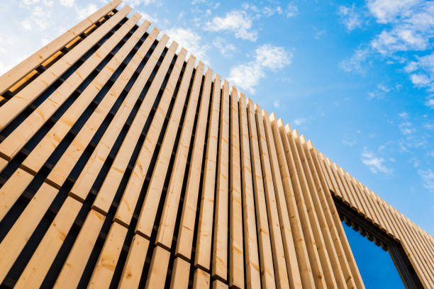 madera facade-arquitectura moderna - wooden construction fotografías e imágenes de stock