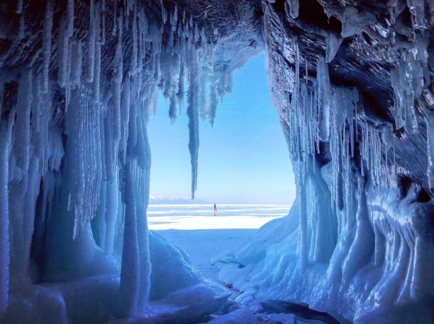 splendida vista dalla grotta. lago baikal - lake baikal lake landscape winter foto e immagini stock