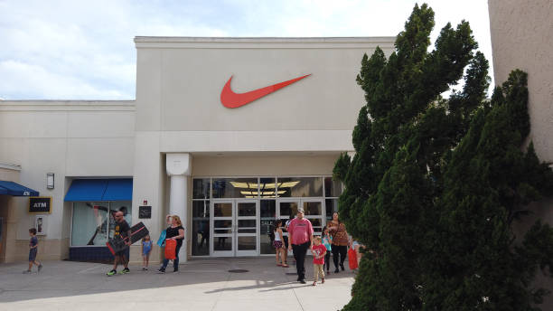 Nike Store En El Centro Comercial Orlando Vineland Premium Outlets Shopping Foto de stock y más banco de imágenes de 2019 - iStock