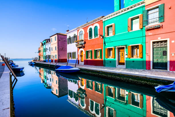 istock burano - famous old town - italy 1138173281