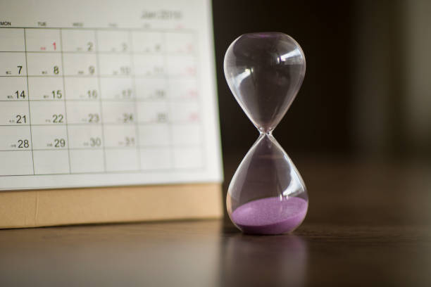 istock Hourglass and calendar 1138215922