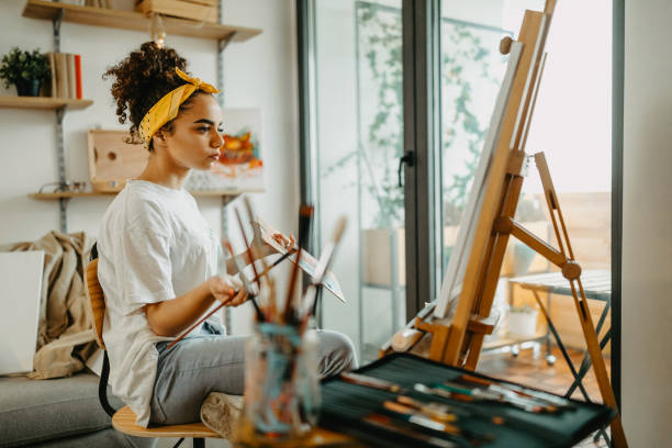 istock Female artist 1138246201