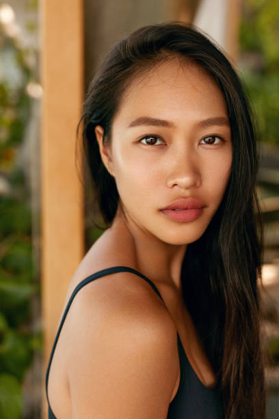 portrait of beautiful asian woman with natural beauty face - full hair imagens e fotografias de stock