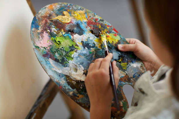istock Little Artist holding palette 1138260105