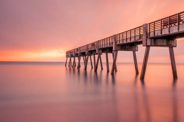 istock Vero Beach Pier at Sunrise 1138302755