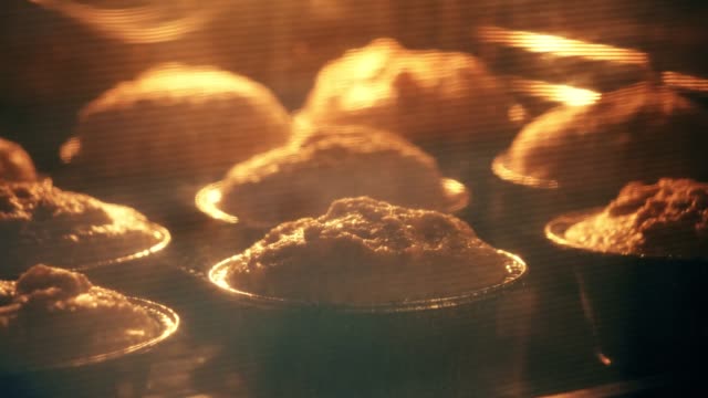 timelapse of muffins rising in the oven