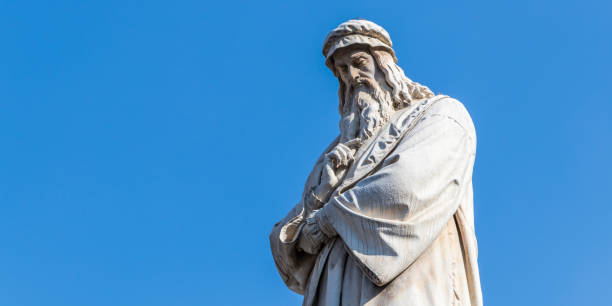 istock Closeup of Leonardo Da Vinci Statue in Milan 1138326692