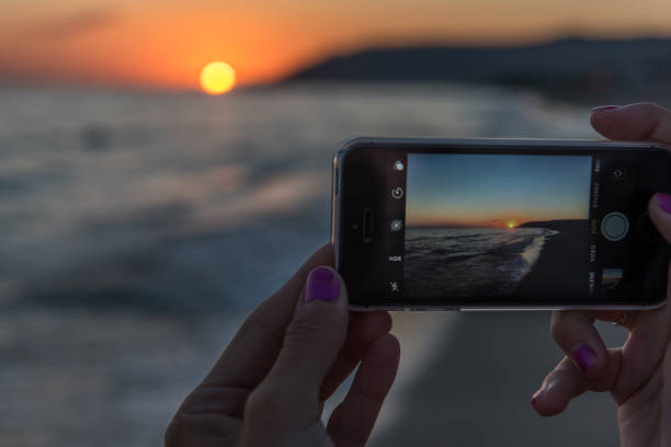 istock Sunrise on the phone 1138352443