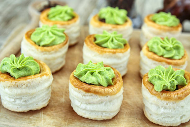 flight to the wind of snails with marbled butter French cuisine)