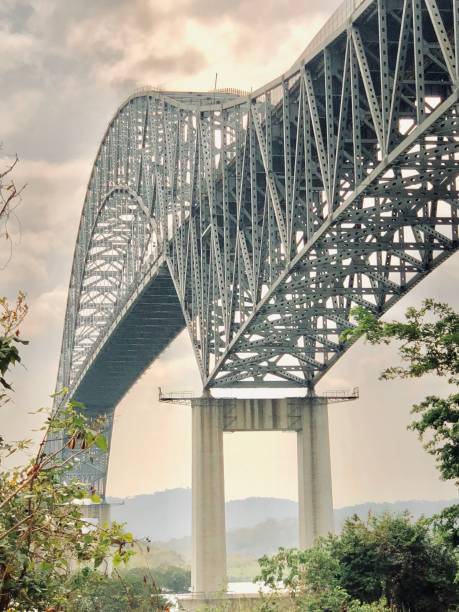 ponte delle americhe - panama canal panama bridge of the americas bridge foto e immagini stock