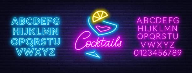 neonschrift cocktails auf ziegelwand hintergrund. - dance and electronic blue shiny empty stock-grafiken, -clipart, -cartoons und -symbole