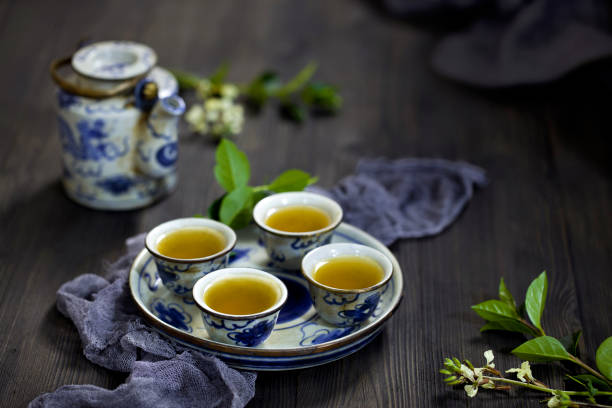 테이블에 중국 차와 차 세트 - chinese tea tea tea crop wood 뉴스 사진 이미지