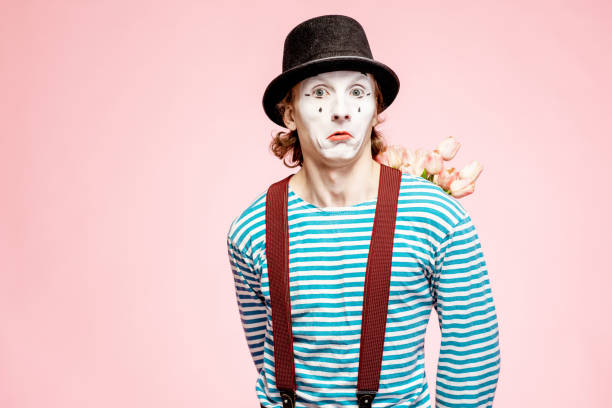 istock Portrait of a pantomime with flowers 1138419161