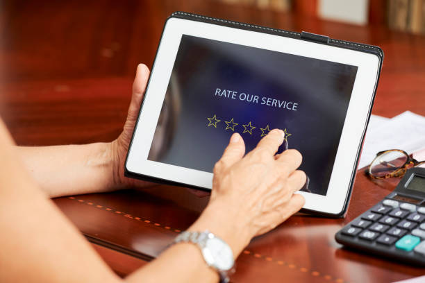 istock Woman giving feedback on site 1138445133