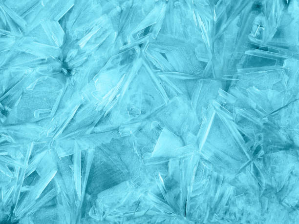 textura de cristal de hielo. superficie de agua congelada. cristales de hielo transparentes agrietados fondo - ice crystal textured ice winter fotografías e imágenes de stock