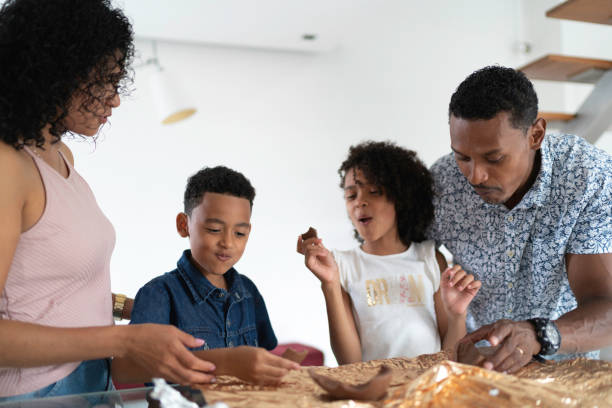 istock Latin family celebrating easter at home 1138475552
