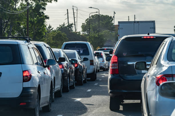 istock Bumper to bumper vehicle traffic jam 1138485010