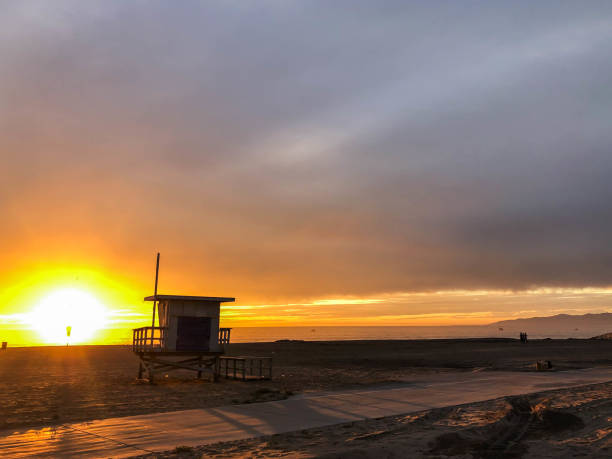 istock Moody sunset over the Pacific Ocean in Venice, CA in winter 1138493345