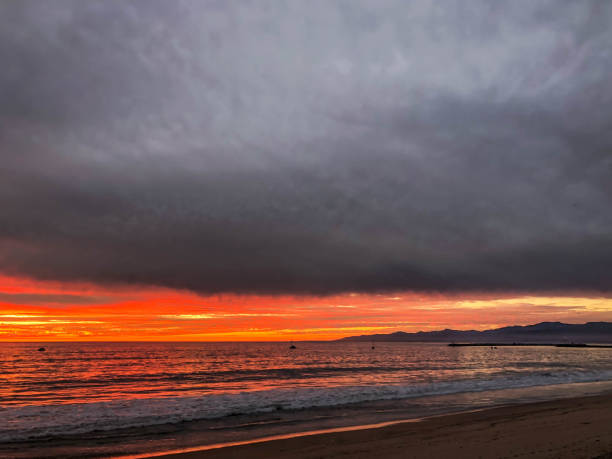 istock Moody sunset over the Pacific Ocean in Venice, CA in winter 1138493491
