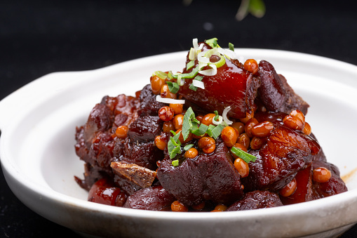 Traditional Chinese cooking, braised pork, cooked with a variety of natural spices, delicious, nutritious.