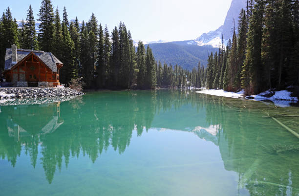 istock The lodge on Emerald Lake 1138526676