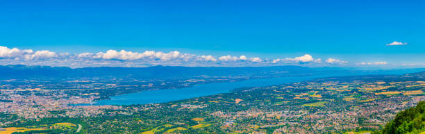 vista aérea de ginebra y el lago de ginebra desde mont saleve, suiza - geneva canton fotografías e imágenes de stock