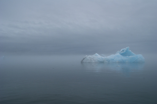 Icebergs on Lake Jökulsárlón in the Vatnajökull National Park on a foggy day