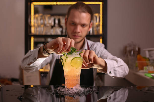 istock Mule alcohol cocktail drink with lime slice and mint leaves 1138590391