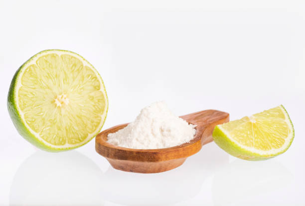istock Baking soda (sodium bicarbonate) and lemon - Citrus × latifolia 1138593700