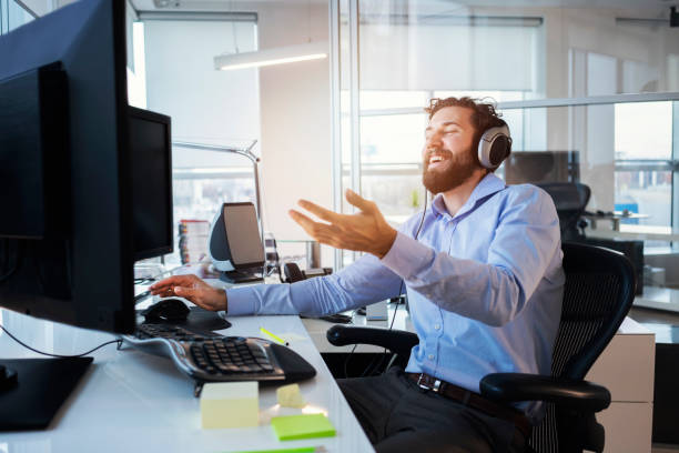 istock Young business man working at the office 1138598974