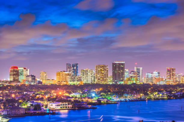 fort lauderdale, floryda, usa skyline - fort lauderdale florida broward county cityscape zdjęcia i obrazy z banku zdjęć