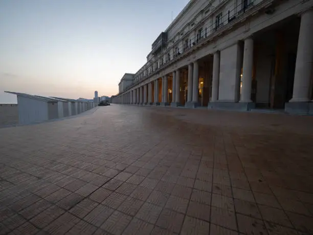 Image of the dike of Ostend, with its neoclassical royal gallery.