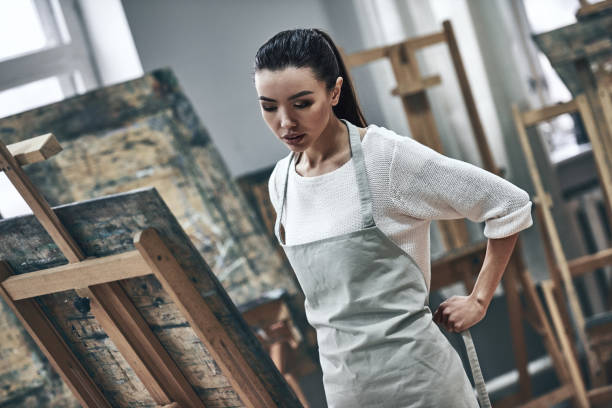 istock Artist painting 1138701749