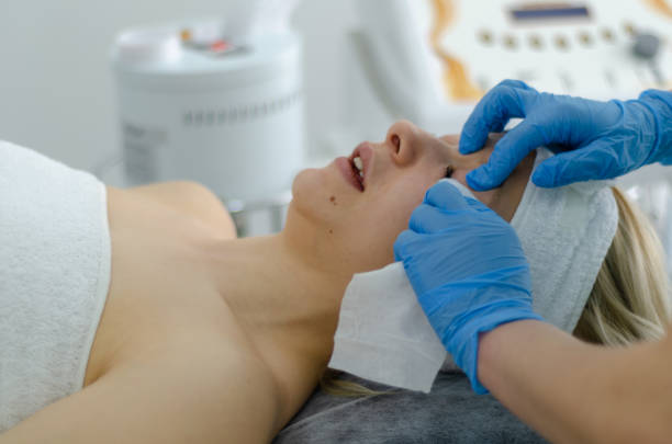 istock Cosmetic facial treatment 1138701978