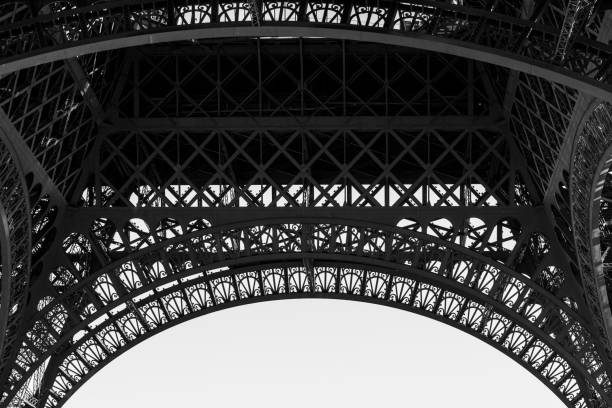 パリ - eiffel tower black and white paris france construction ストックフォトと画像