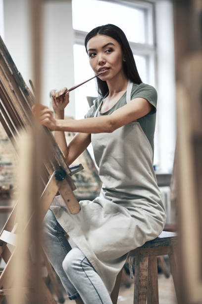 istock Artist painting 1138702272