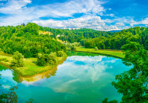 represa no rio sarine perto de fribourg, switzerland - fribourg canton - fotografias e filmes do acervo