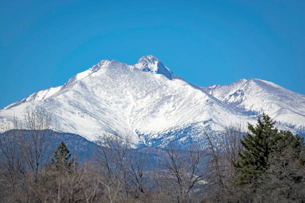 istock Twin peaks in Colorado 1138717024