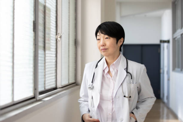 istock Japanese female doctor 1138765154